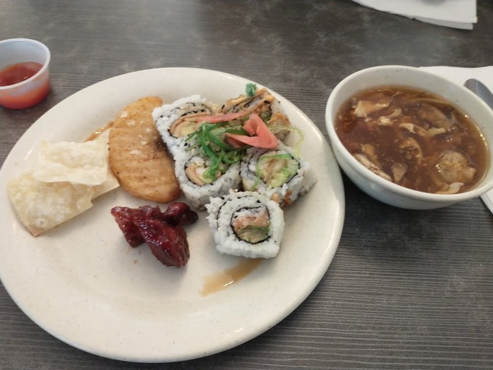 Sushi with Hot and Sour Soup